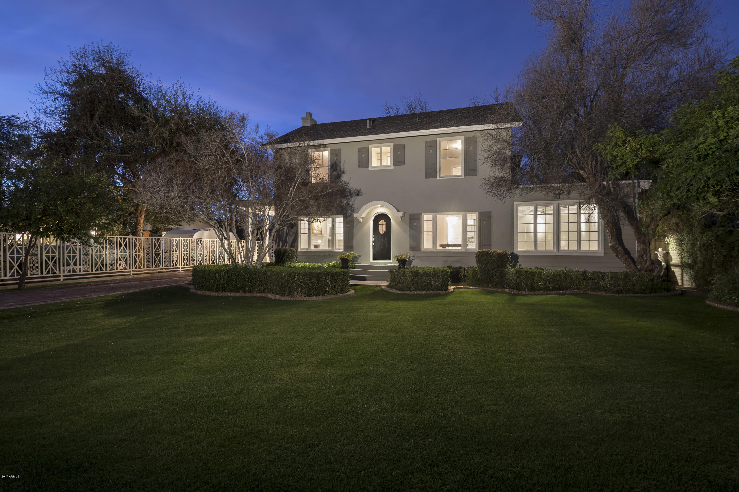 390 East Monte Vista Road Phoenix, AZ 85004 - Photo 1 of 85 Sprawling estate