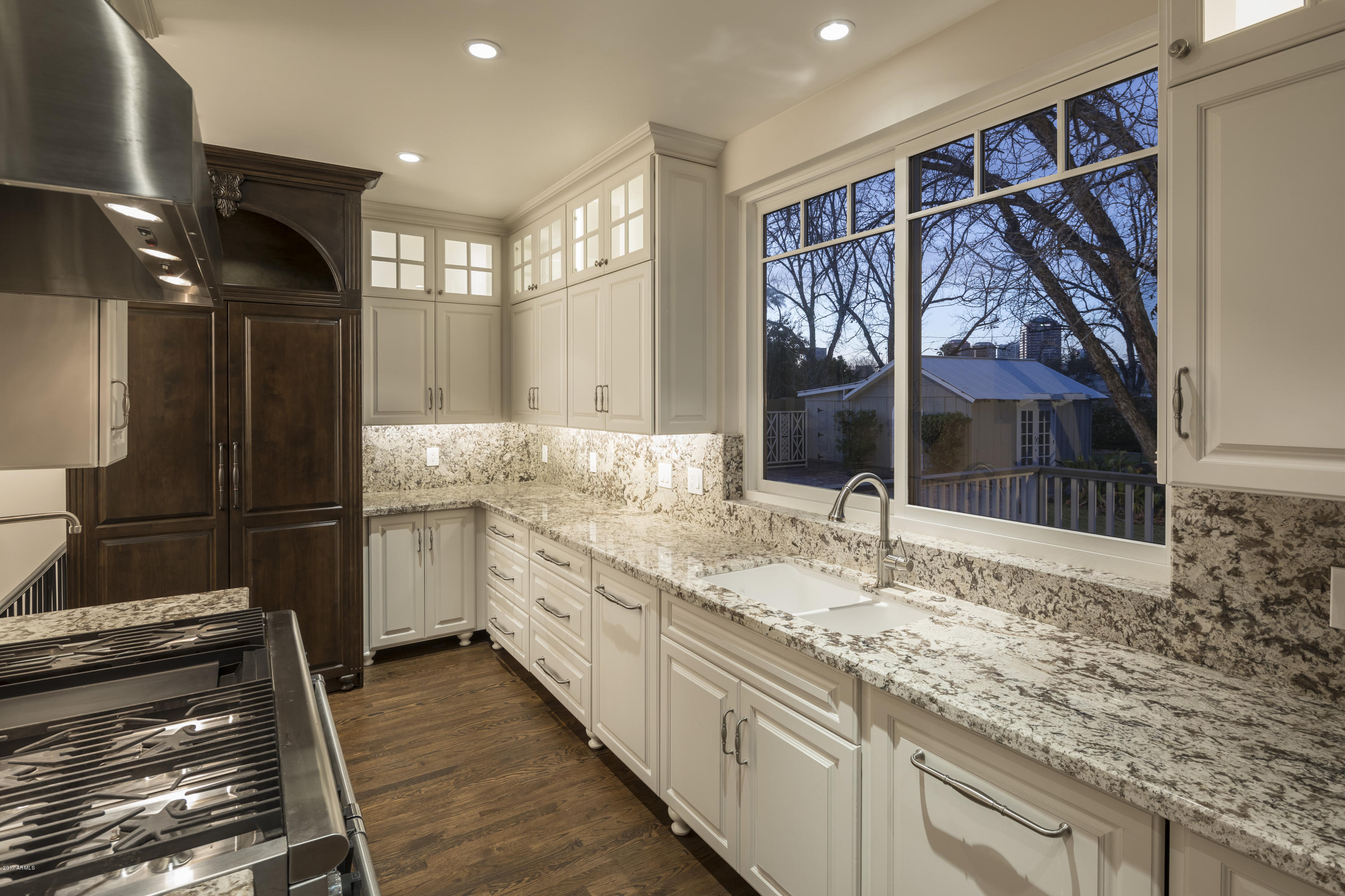 390 East Monte Vista Road Phoenix, AZ 85004 - Photo 35 of 85 Main kitchen