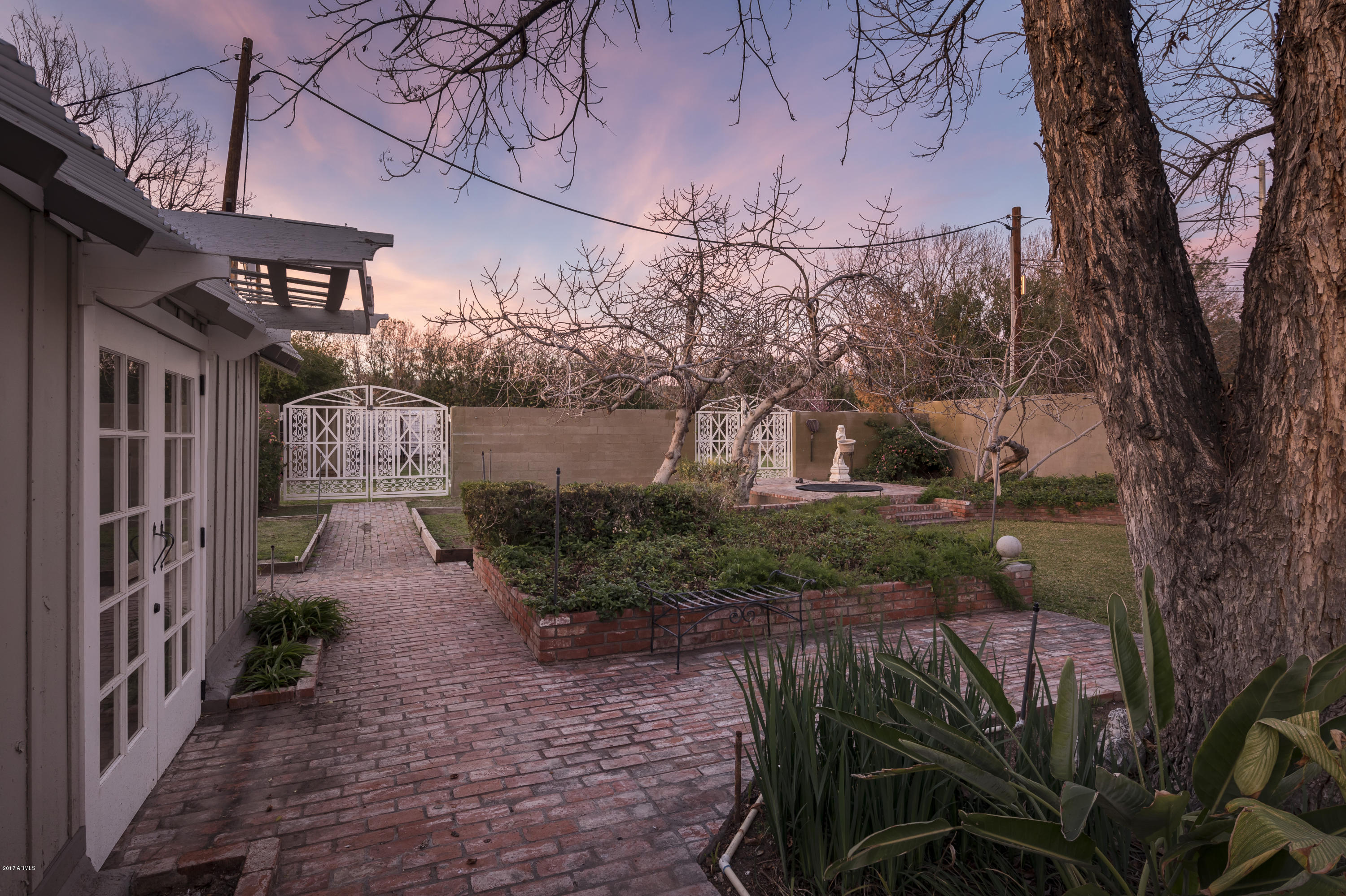 390 East Monte Vista Road Phoenix, AZ 85004 - Photo 64 of 85 Back view