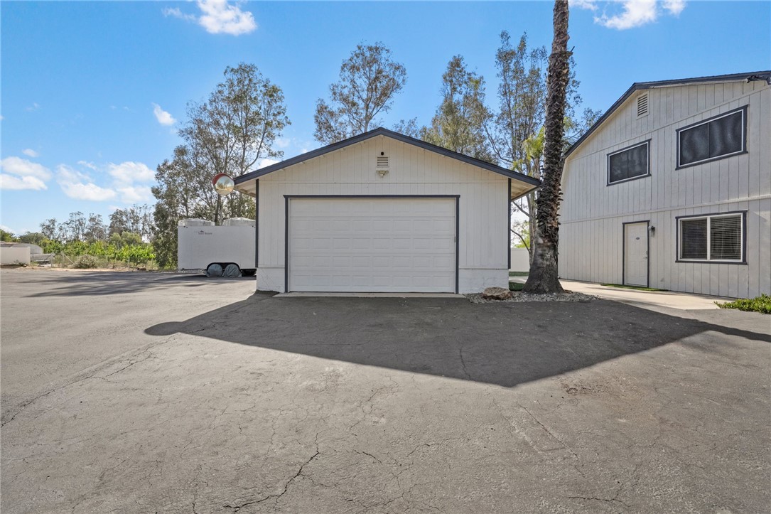 35825 Meadow Ridge Road Temecula, CA 92592 - Photo 60 of 75 a house with a outdoor space