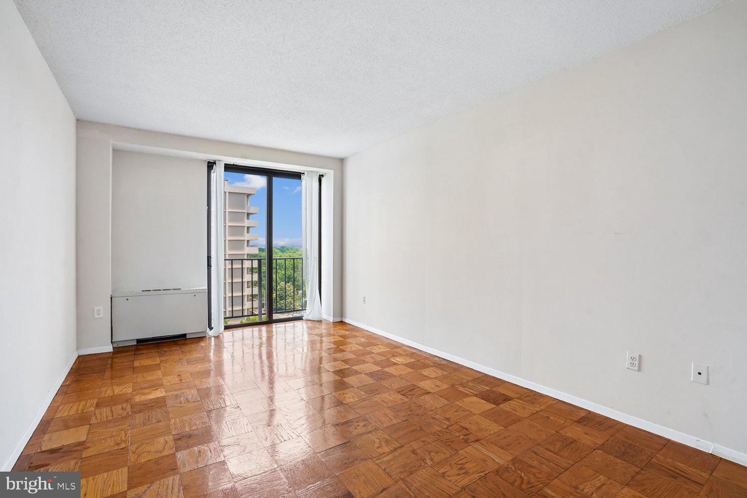 4141 North Henderson Road, Unit 904 Arlington, VA 22203 - Photo 20 of 46 Bedroom