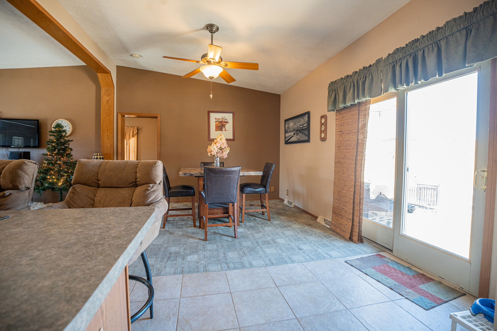 9304 Ellis Road Fenton, IL 61251 - Photo 20 of 81 a living room with furniture and a large window