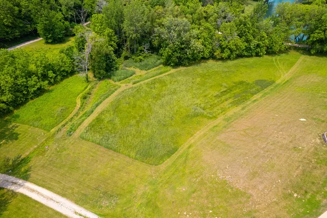 $449,900 | 9304 Ellis Road, Fenton, IL 61251