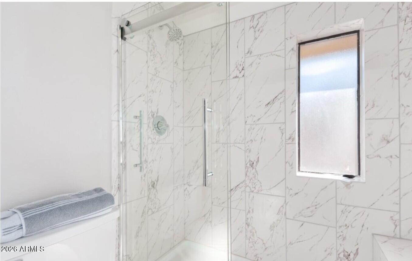 6502 North 10th Place Phoenix, AZ 85014 - Photo 13 of 29 Master shower new