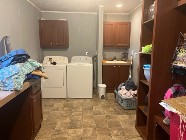 168 Liberty Road Winchester, TN 37398 - Photo 11 of 13 a utility room with dryer and washer