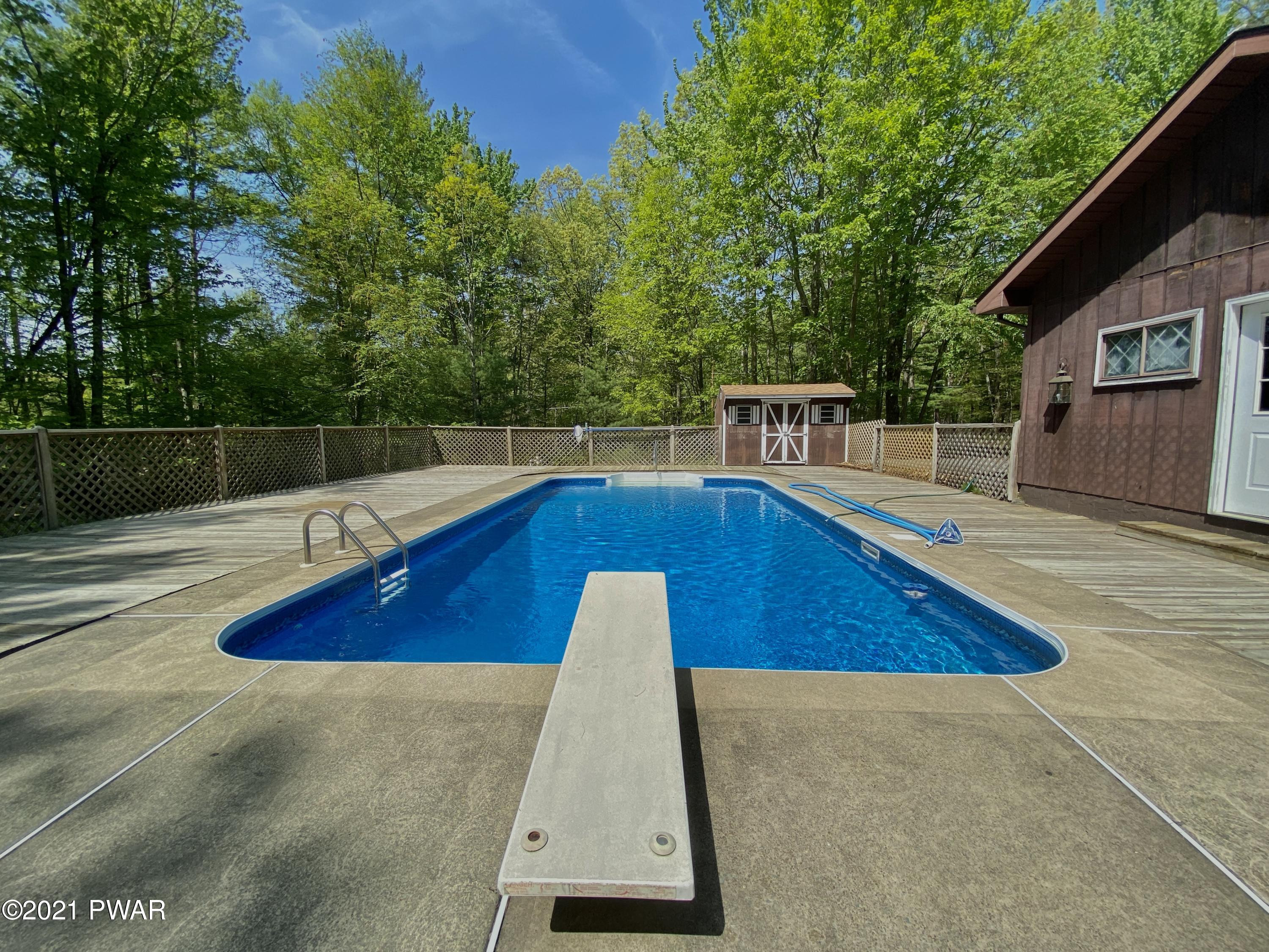 210 Crane Road Lakeville, PA 18438 - Photo 4 of 47