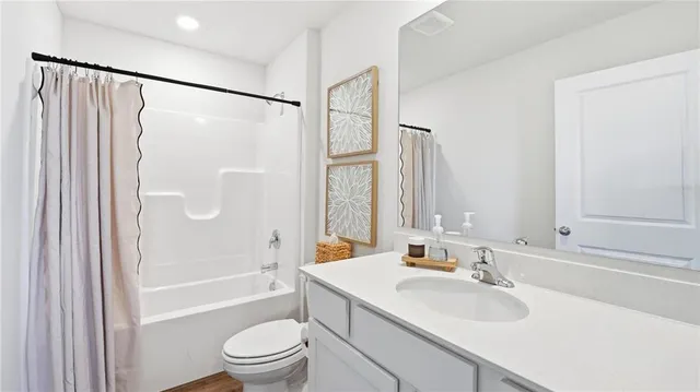 $354,990 | 2215 Creek View Lane, Raymore, MO 64083