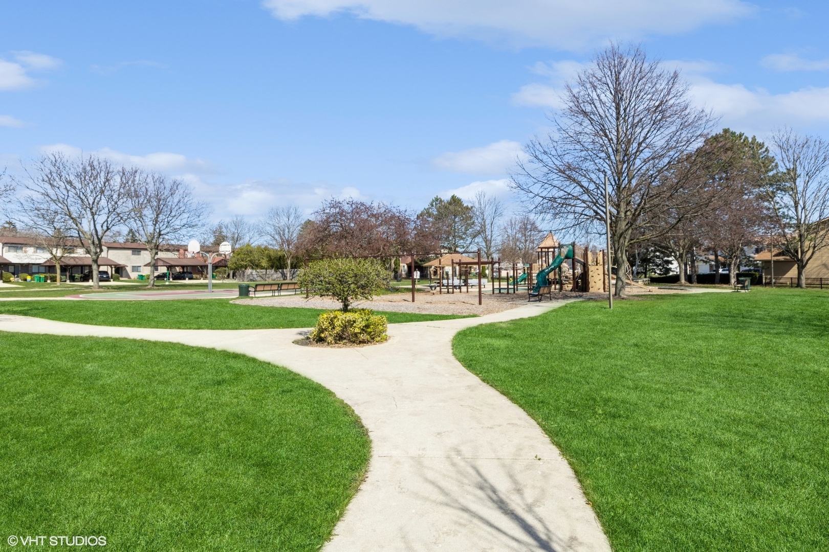 1515 Mohawk Trail Wheeling, IL 60090 - Photo 22 of 22 a view of a park with large trees