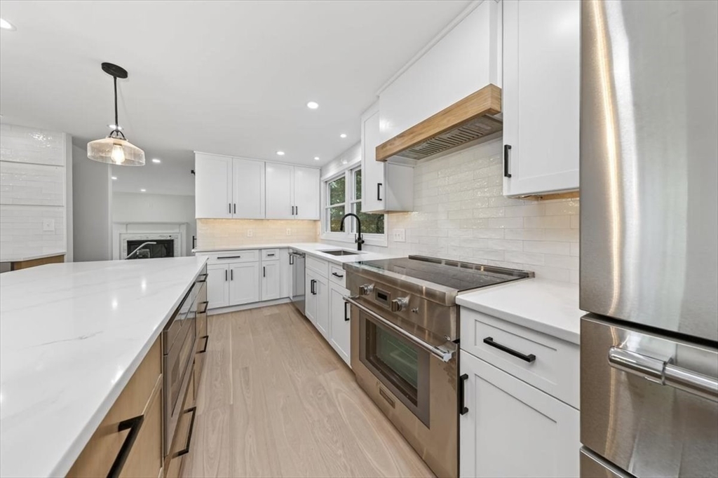 15 Pioneer Road Hingham, MA 02043 - Photo 3 of 21