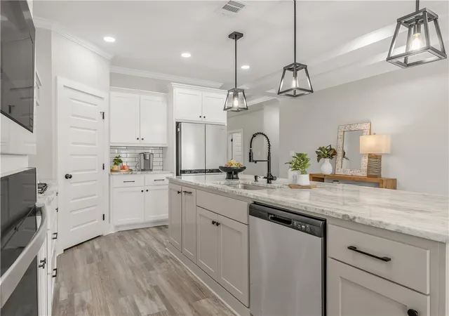 $433,500 | 2905 GOLDBERG Drive, Bryan, TX 77808