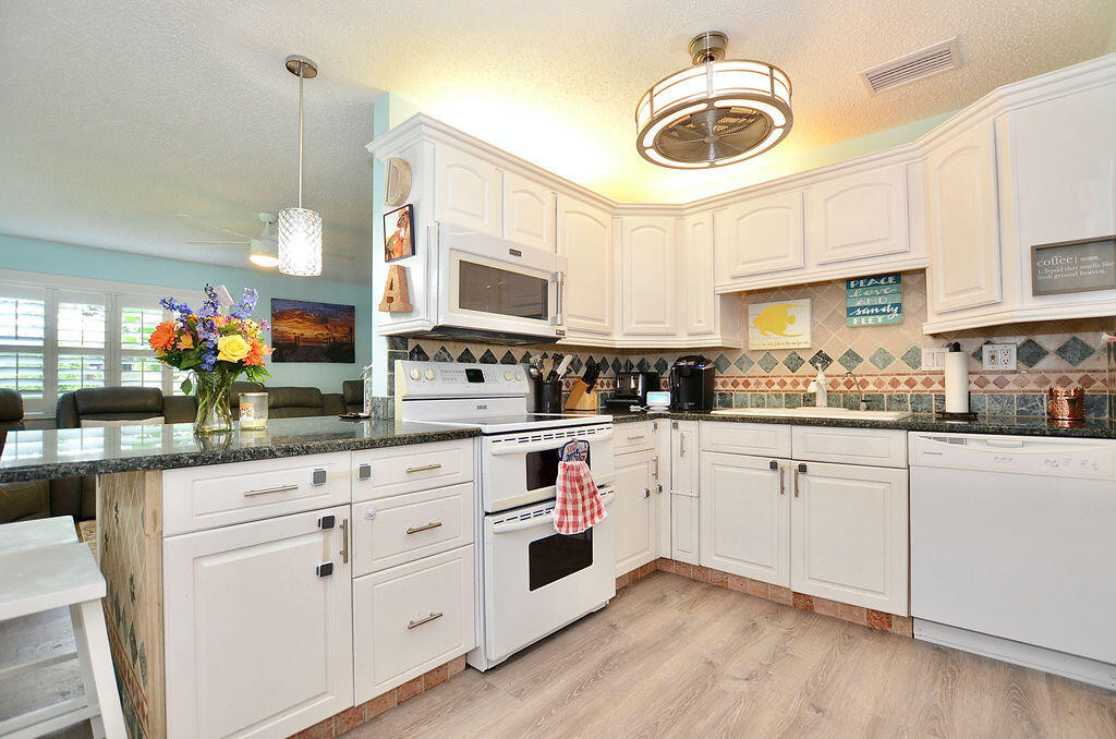1406 Southwest Palm City Road Stuart, FL 34994 - Photo 13 of 37 DSC_9889