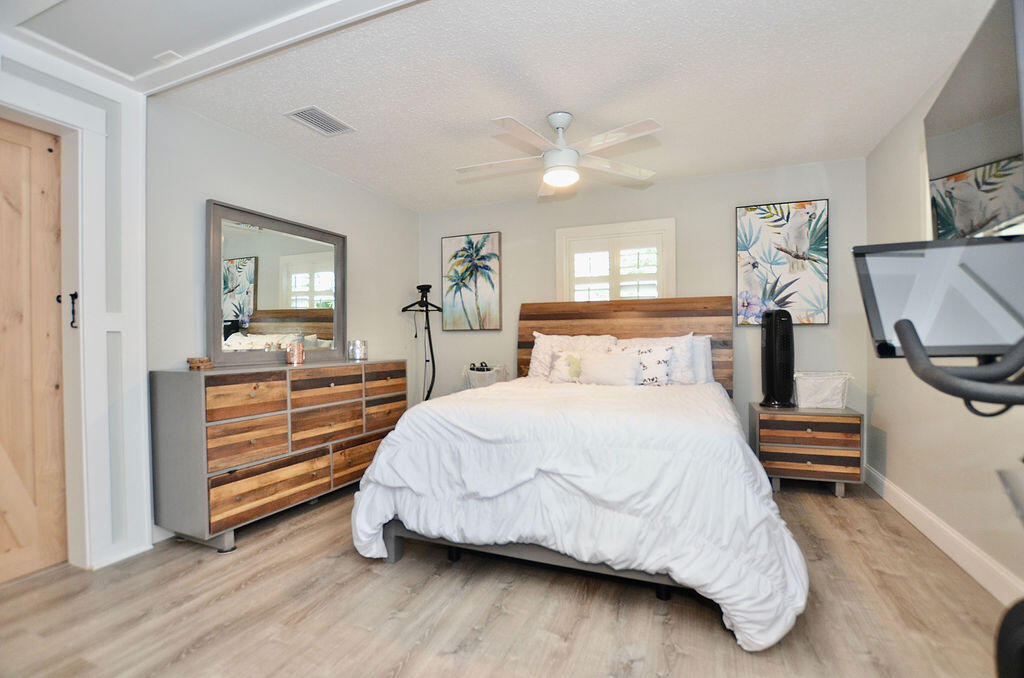 1406 Southwest Palm City Road Stuart, FL 34994 - Photo 18 of 37 DSC_9926