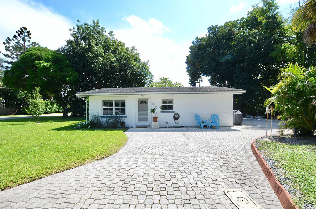 1406 Southwest Palm City Road Stuart, FL 34994 - Photo 2 of 37 DSC_9981