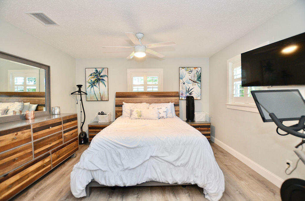 1406 Southwest Palm City Road Stuart, FL 34994 - Photo 22 of 37 DSC_9960