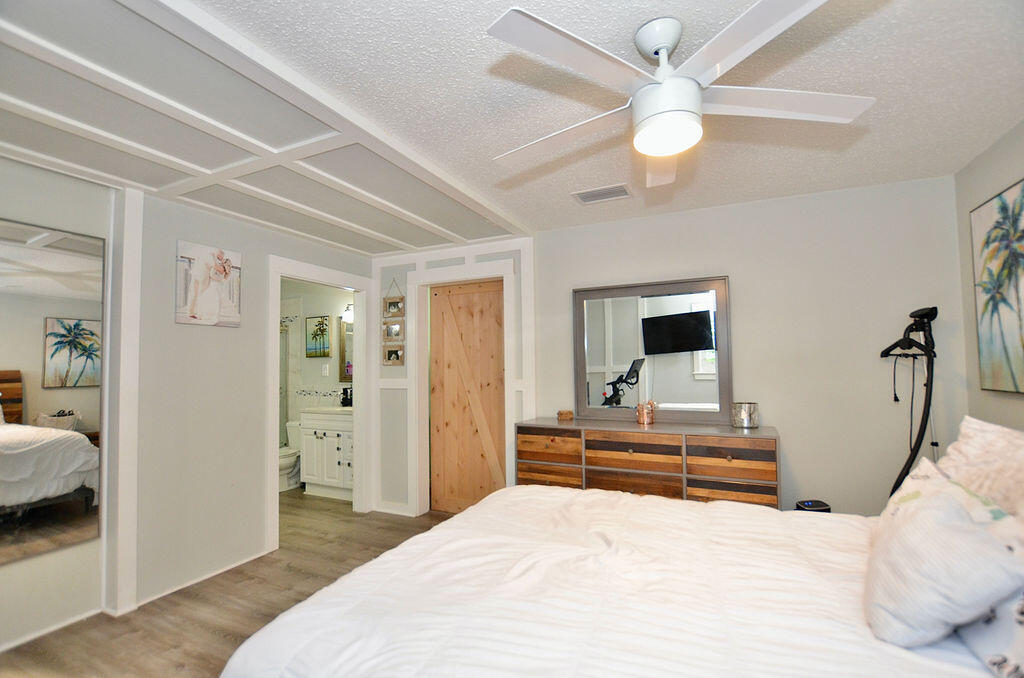 1406 Southwest Palm City Road Stuart, FL 34994 - Photo 23 of 37 DSC_9945