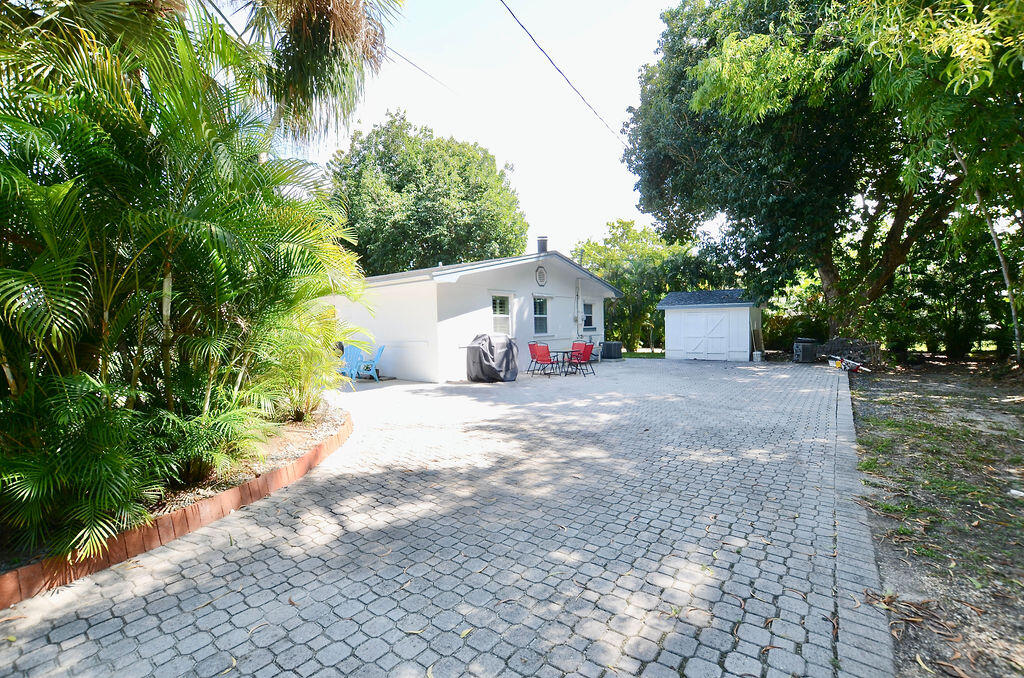 1406 Southwest Palm City Road Stuart, FL 34994 - Photo 34 of 37 DSC_0004