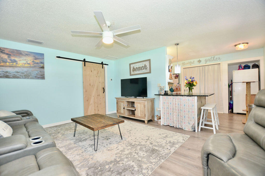 1406 Southwest Palm City Road Stuart, FL 34994 - Photo 6 of 37 DSC_9860
