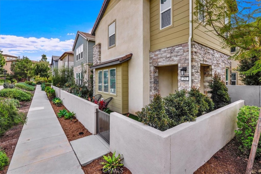252 Chorus Irvine, CA 92618 - Photo 5 of 70