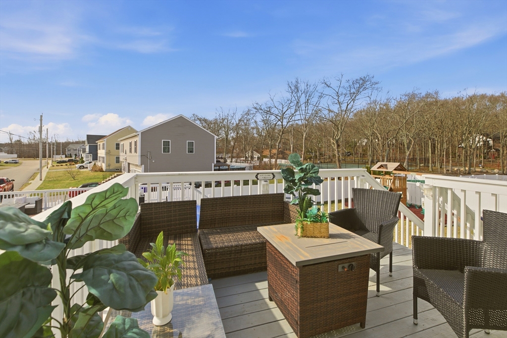341 Courtney Street Fall River, MA 02720 - Photo 12 of 39