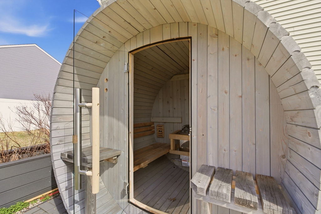 341 Courtney Street Fall River, MA 02720 - Photo 33 of 39