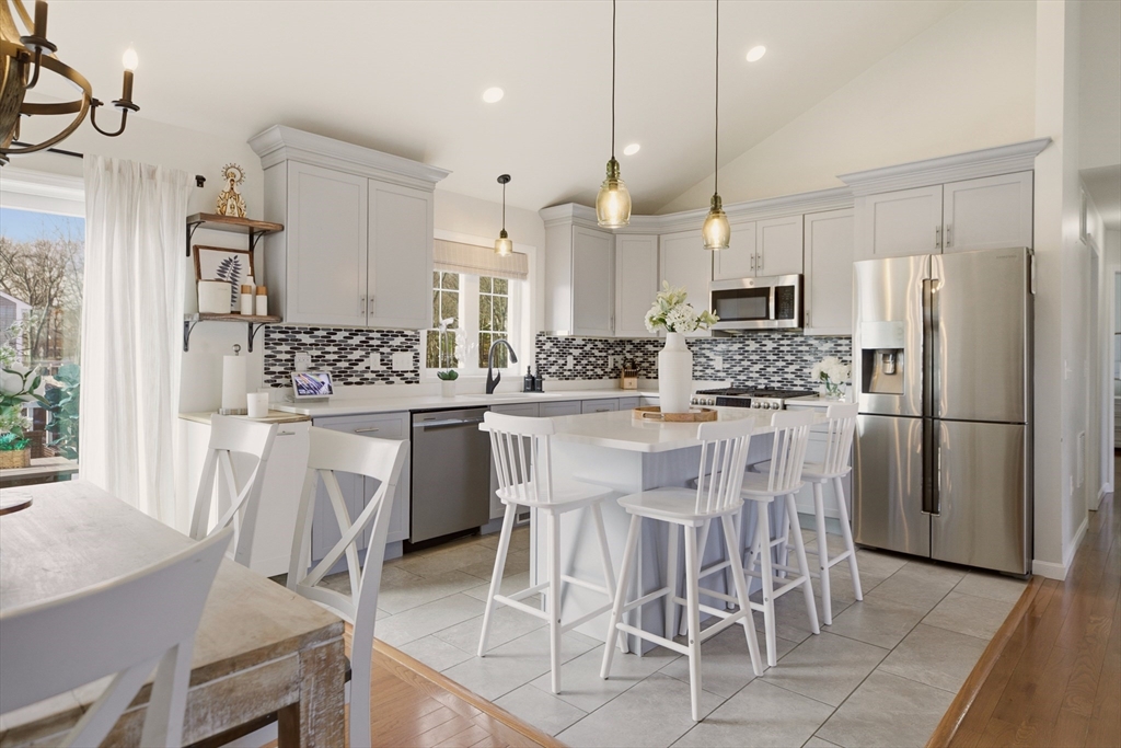 341 Courtney Street Fall River, MA 02720 - Photo 9 of 39