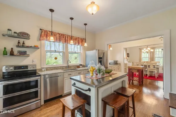 $498,900 | 1409 Tusculum Boulevard, Greeneville, TN 37745