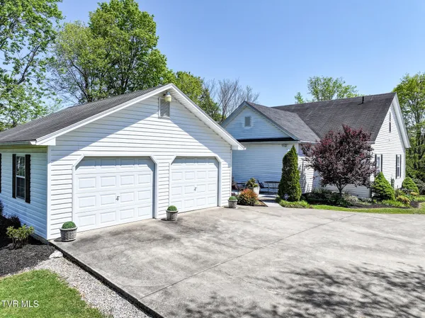 $498,900 | 1409 Tusculum Boulevard, Greeneville, TN 37745