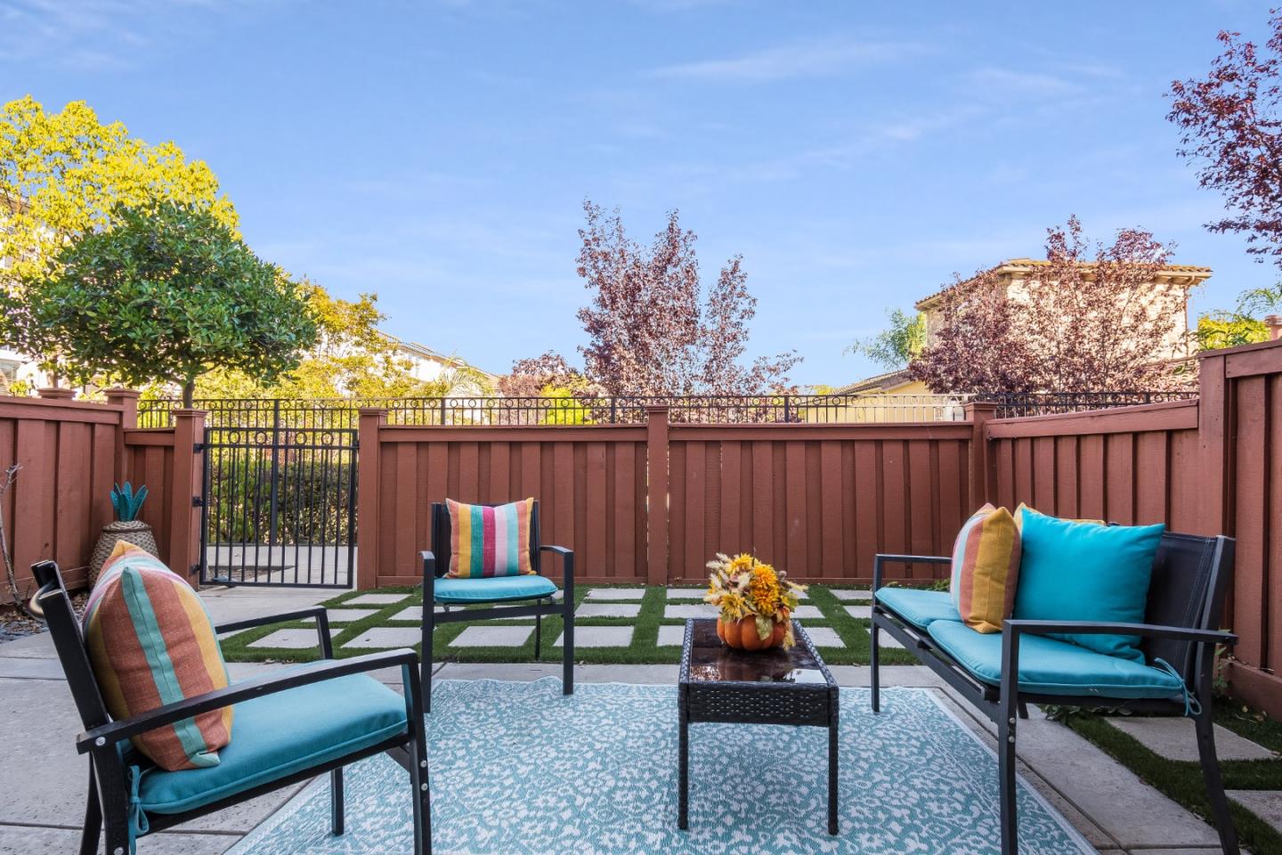 255 Vista Roma Way San Jose, CA 95136 - Photo 3 of 29 a outdoor view with a sitting space