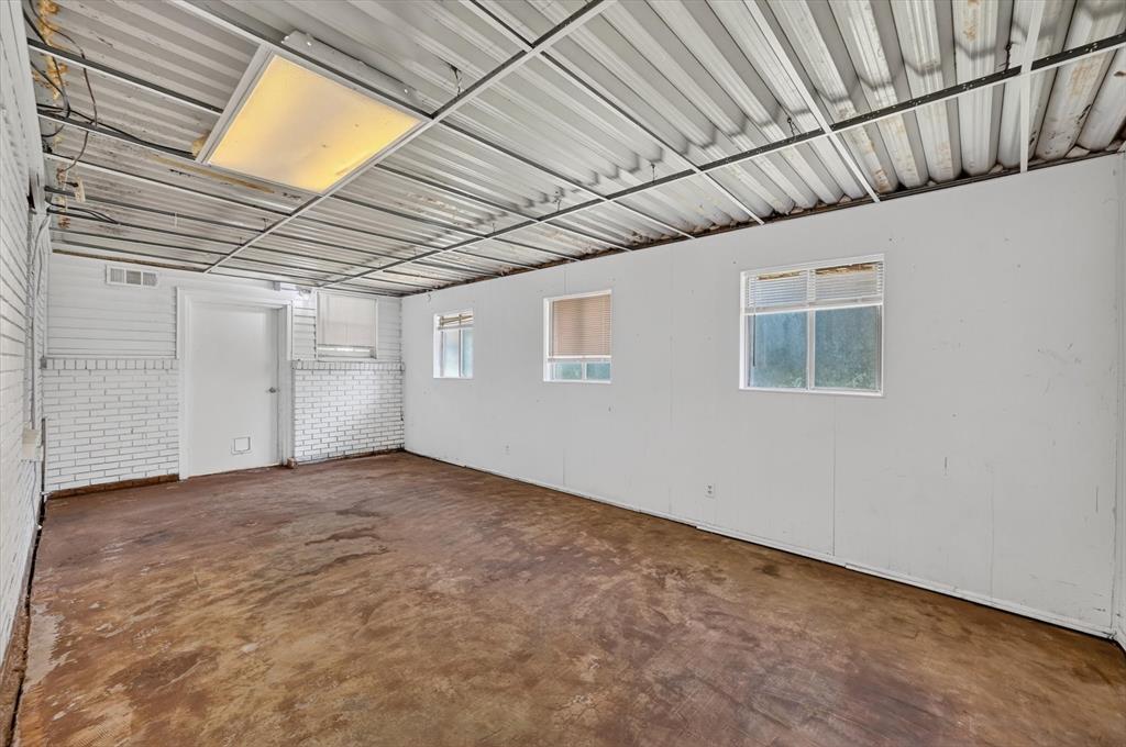 620 West Main Street Crowley, TX 76036 - Photo 21 of 33