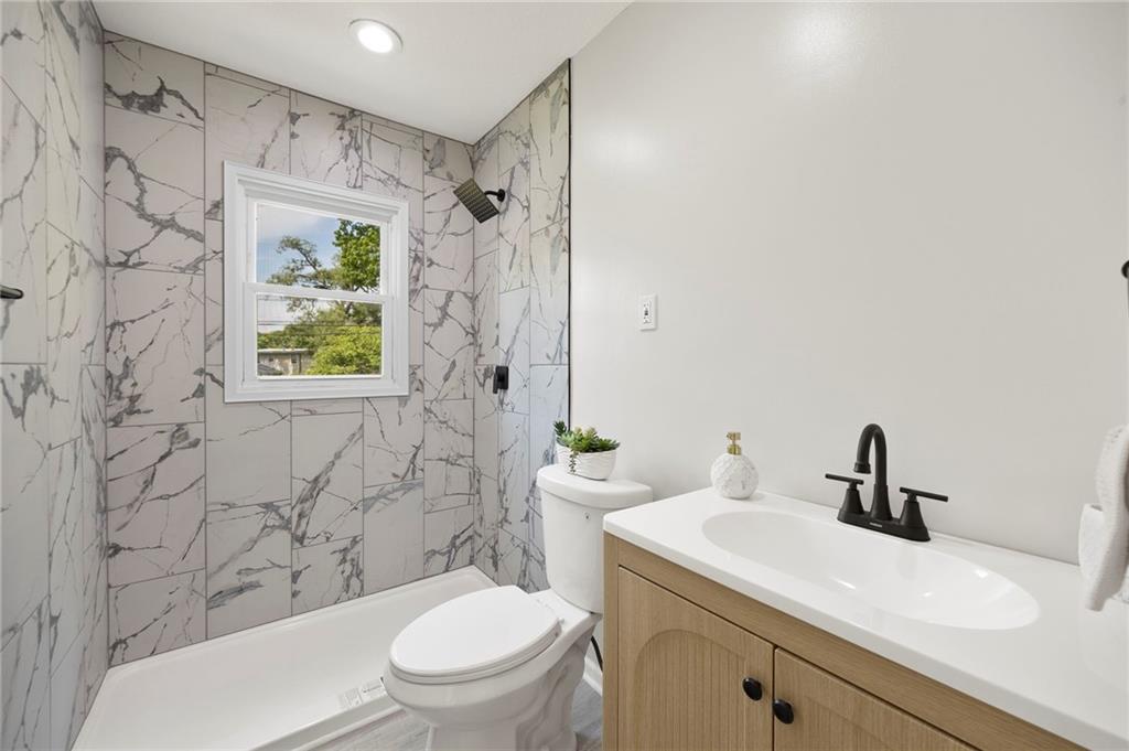 1306 Gibbs Road Kansas City, KS 66103 - Photo 14 of 40