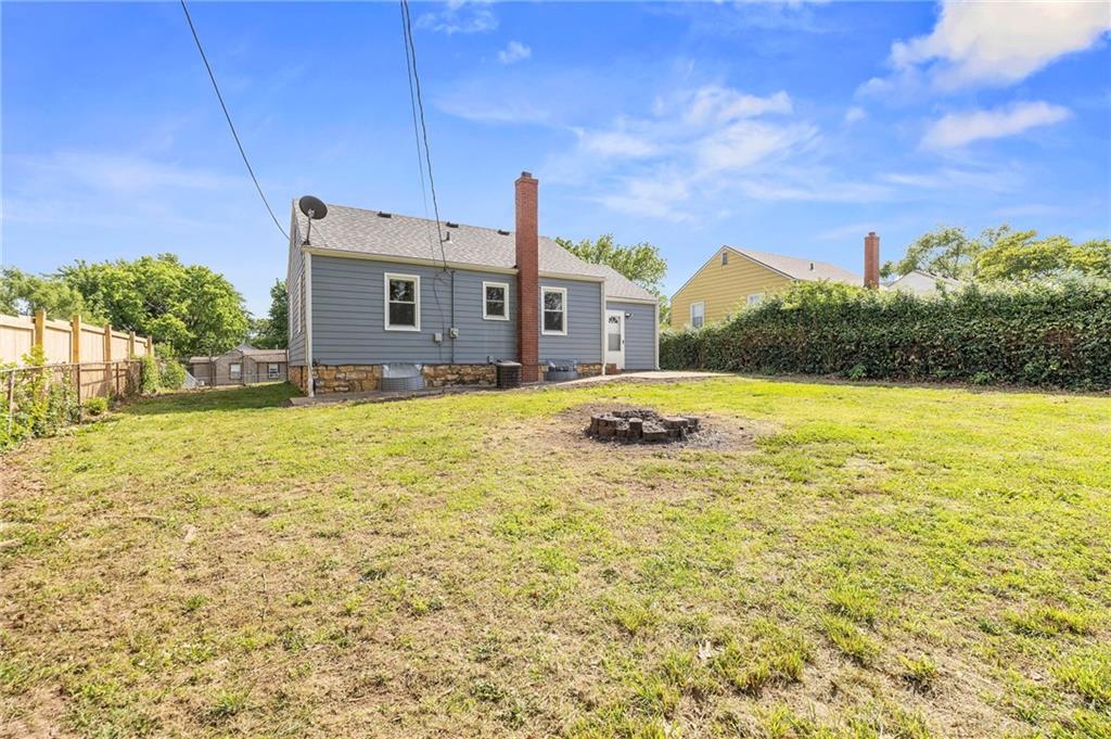 1306 Gibbs Road Kansas City, KS 66103 - Photo 35 of 40