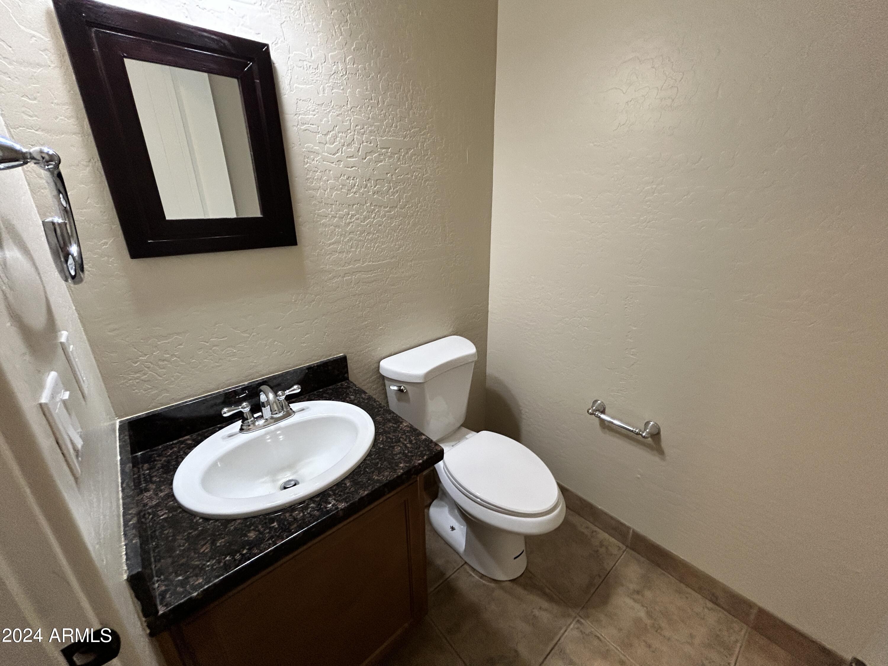 897 East Roma Avenue, Unit 3 Phoenix, AZ 85014 - Photo 10 of 25 IMG_3031