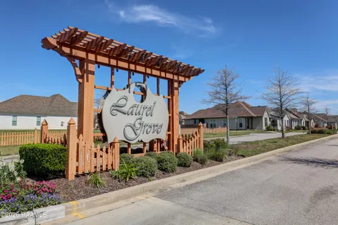 $239,000 | 116 Laurel Grove Boulevard, Youngsville, LA 70592