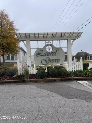 $245,000 | 116 Laurel Grove Boulevard, Youngsville, LA 70592
