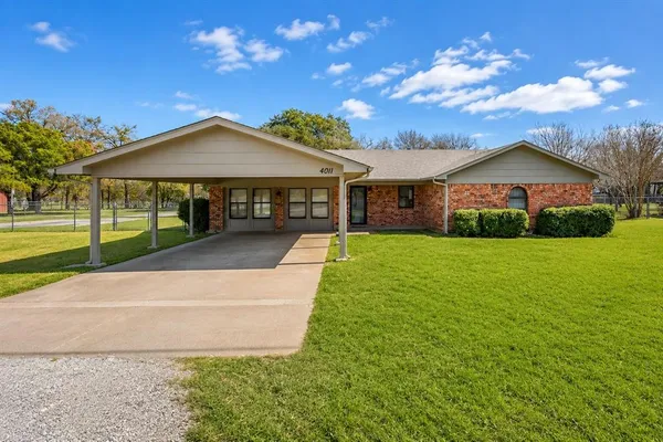 $375,000 | 4011 Mountain Vista Drive, Granbury, TX 76048