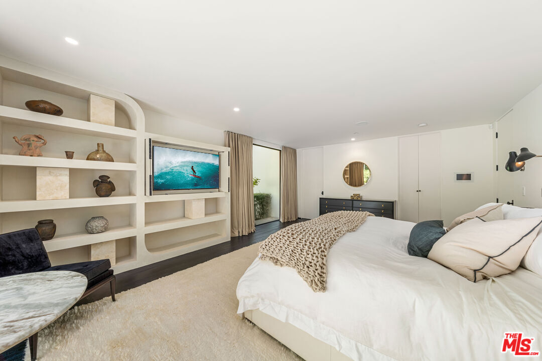 1731 Rising Glen Road Los Angeles, CA 90069 - Photo 13 of 28