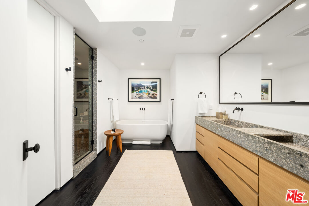 1731 Rising Glen Road Los Angeles, CA 90069 - Photo 15 of 28