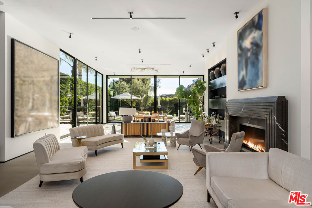 1731 Rising Glen Road Los Angeles, CA 90069 - Photo 5 of 28