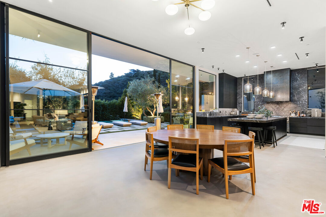 1731 Rising Glen Road Los Angeles, CA 90069 - Photo 9 of 28