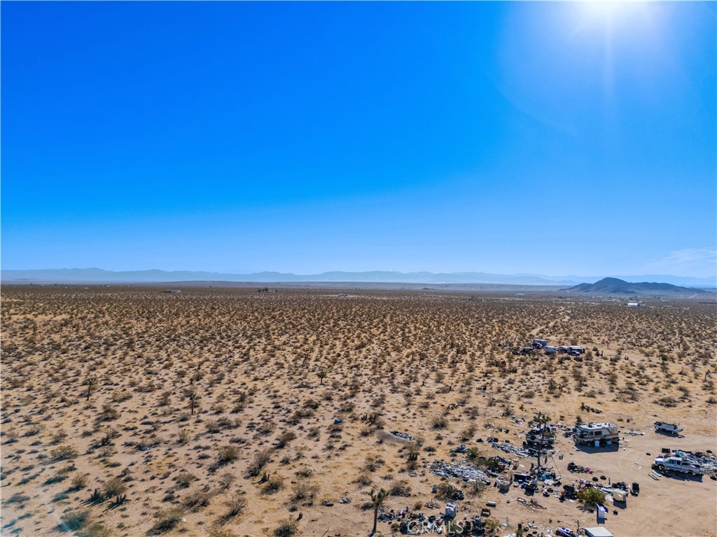 6311431 Sunset Road Joshua Tree, CA 92252 - Photo 2 of 15