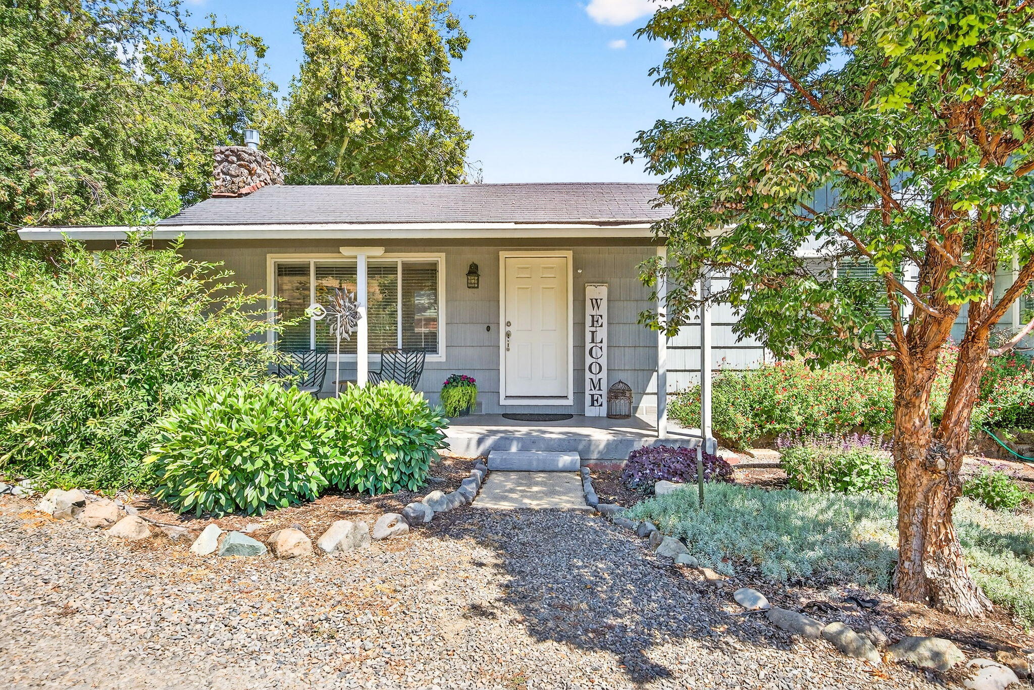 2976 Old Stage Road Central Point, OR 97502 - Photo 3 of 66 Front Entry