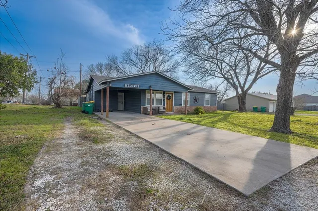 $249,900 | 200 Greenbriar Drive, Robinson, TX 76706