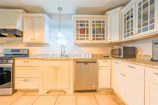 $249,900 | 200 Greenbriar Drive, Robinson, TX 76706