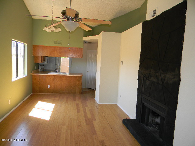 170 East Guadalupe Road, Unit 52 Gilbert, AZ 85234 - Photo 4 of 13 023-328012 Great Room