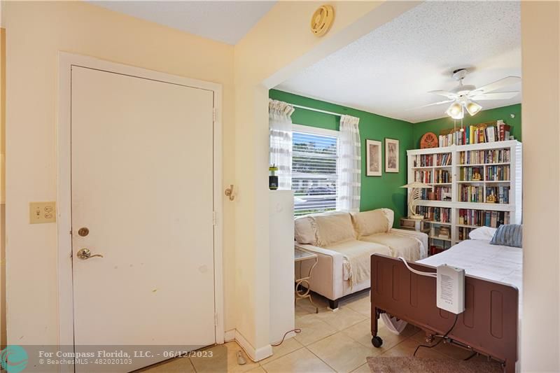 8625 Boca Drive, Unit 12 Boca Raton, FL 33433 - Photo 10 of 42 a living room with furniture