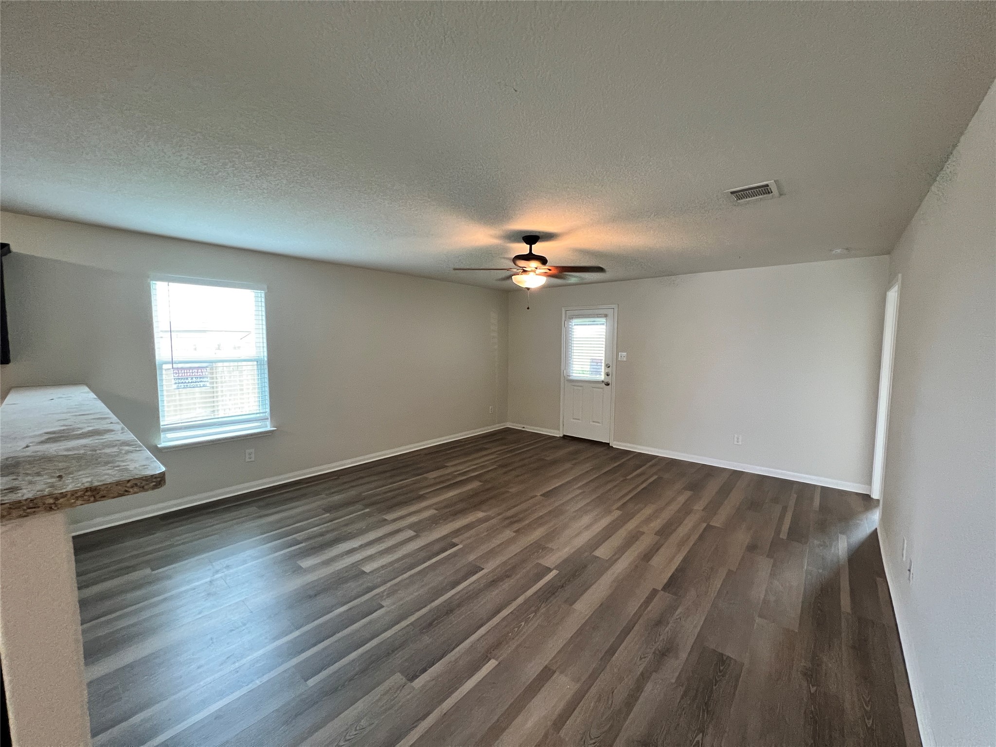 221 Koontz Loop Jarrell, TX 76537 - Photo 5 of 11