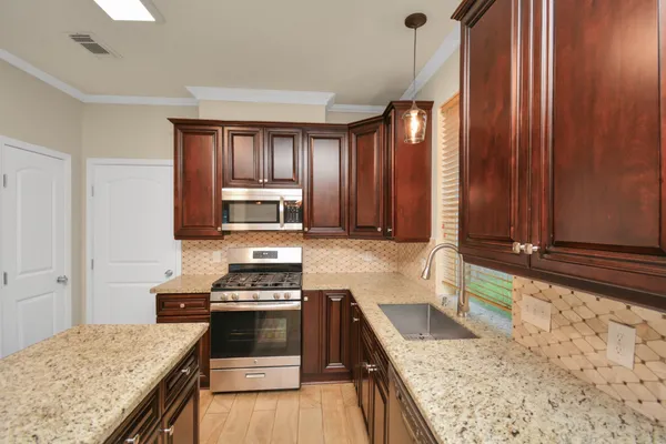 $2,800 | 20210 Black Canyon Drive, Katy, TX 77450