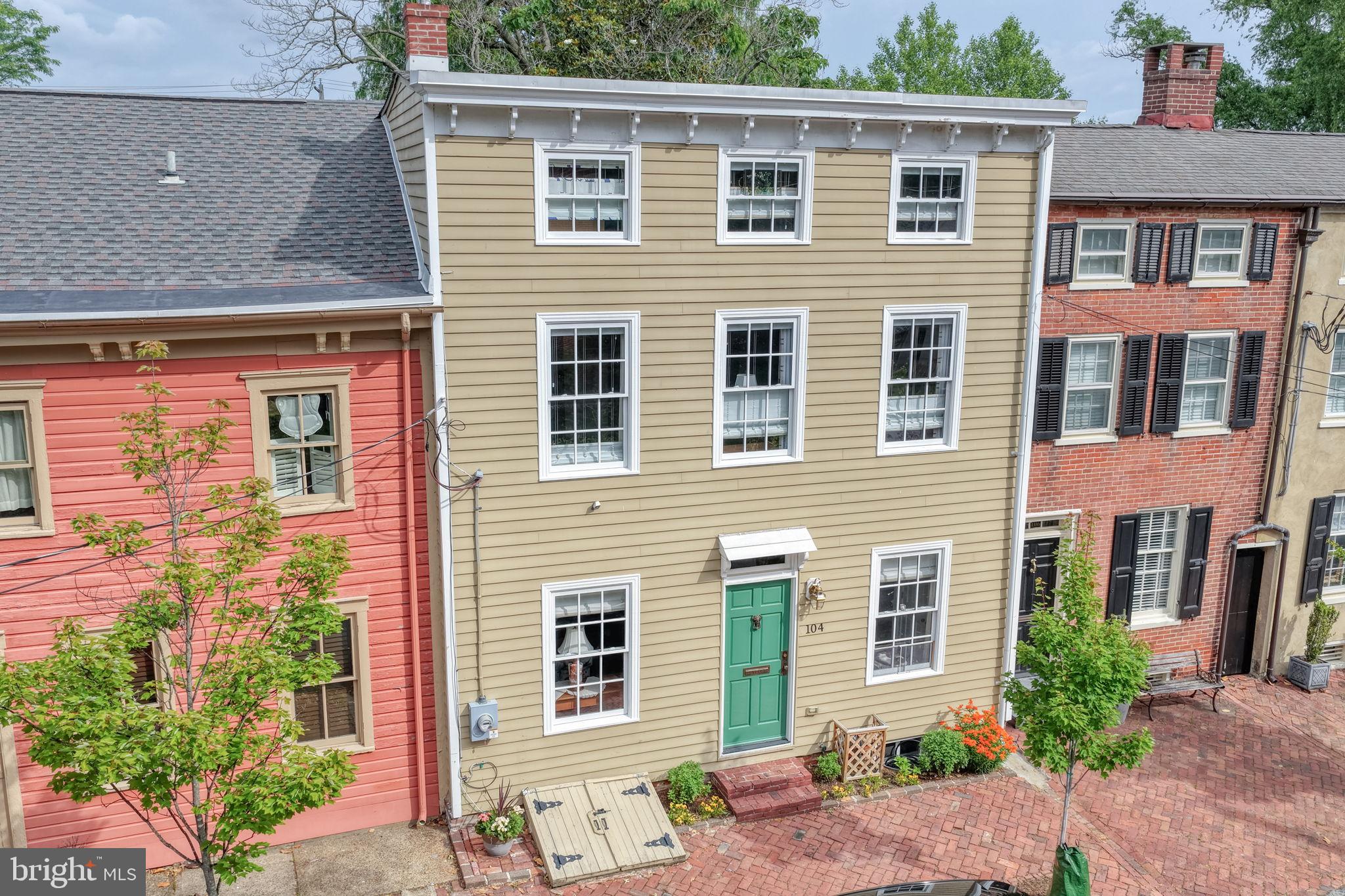 104 East 3rd Street New Castle, DE 19720 - Photo 2 of 56