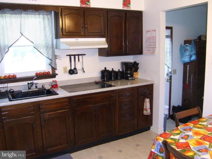 3626 Millers Station Road Manchester, MD 21102 - Photo 2 of 24 Kitchen