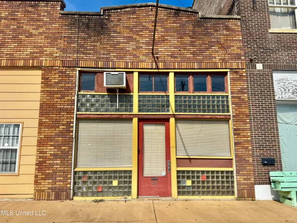 $130,000 | 309 Issaquena Avenue, Clarksdale, MS 38614